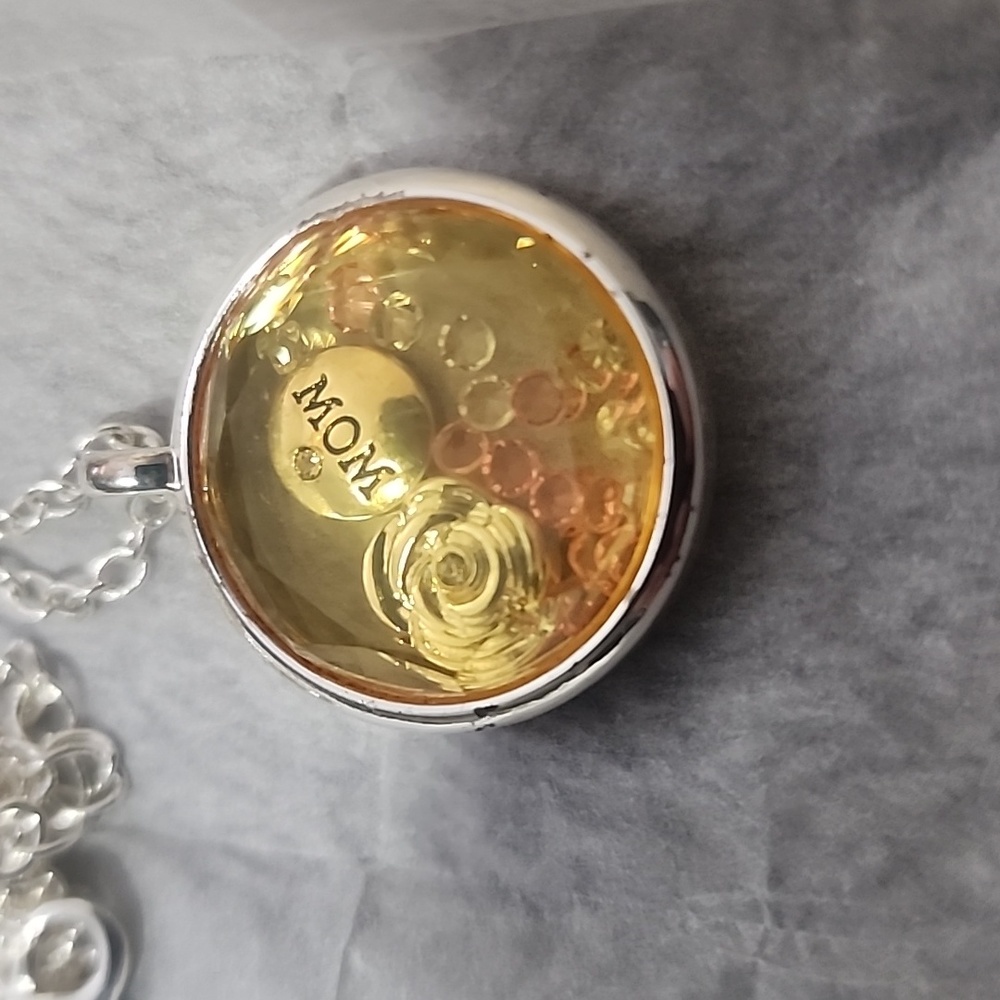 Memorable Moments Mom Pendant Necklace - Picture 2 of 4